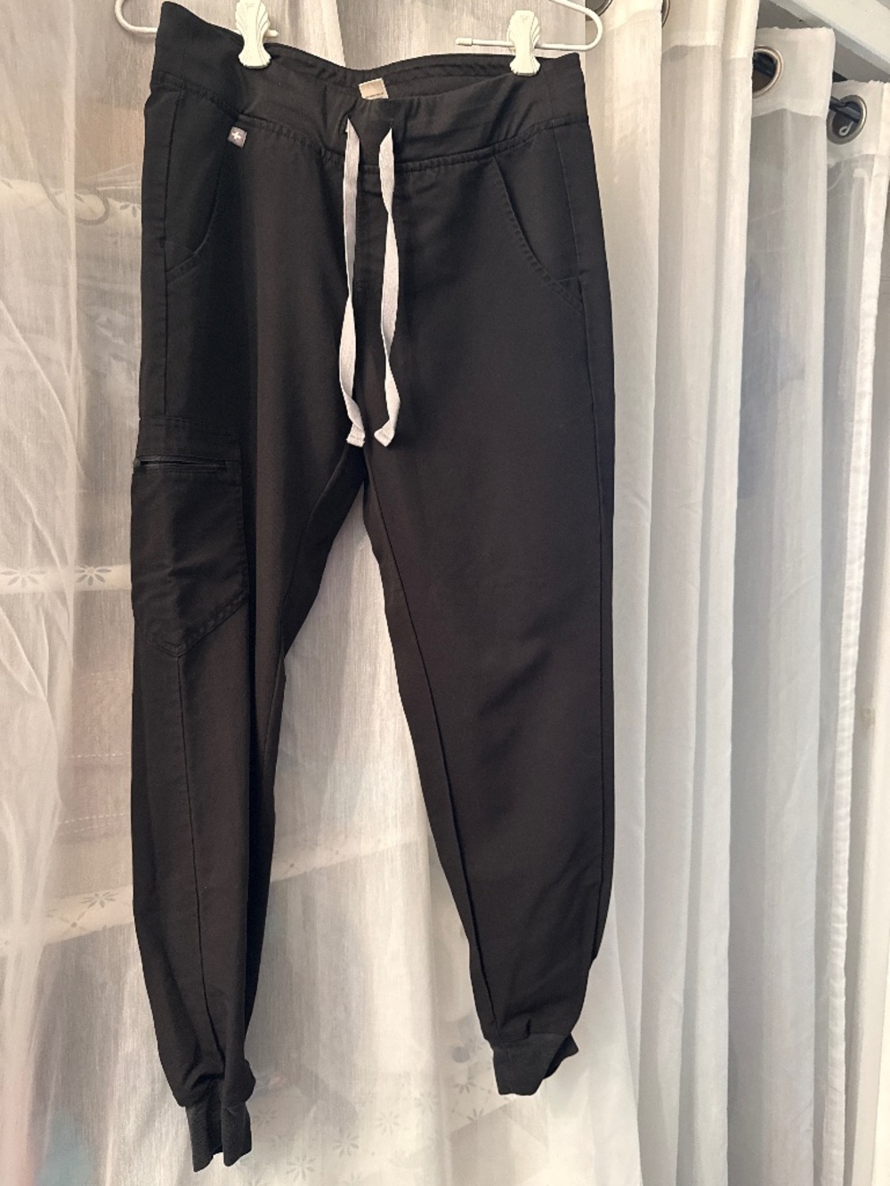 Figs Zamora black jogger scrub bottom